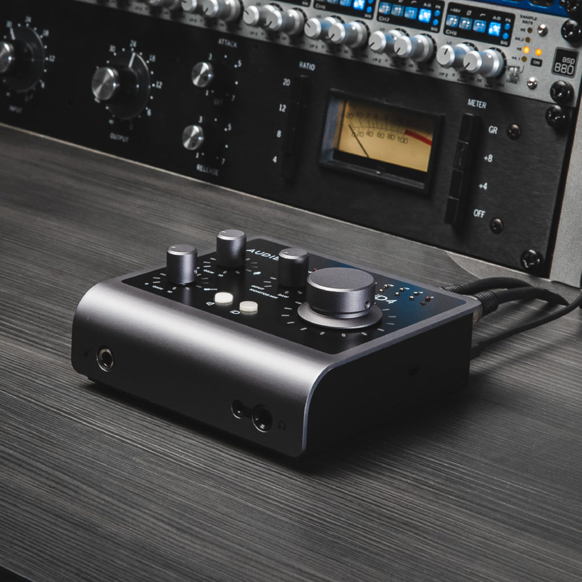 Black USB-C Audio Interface X5962