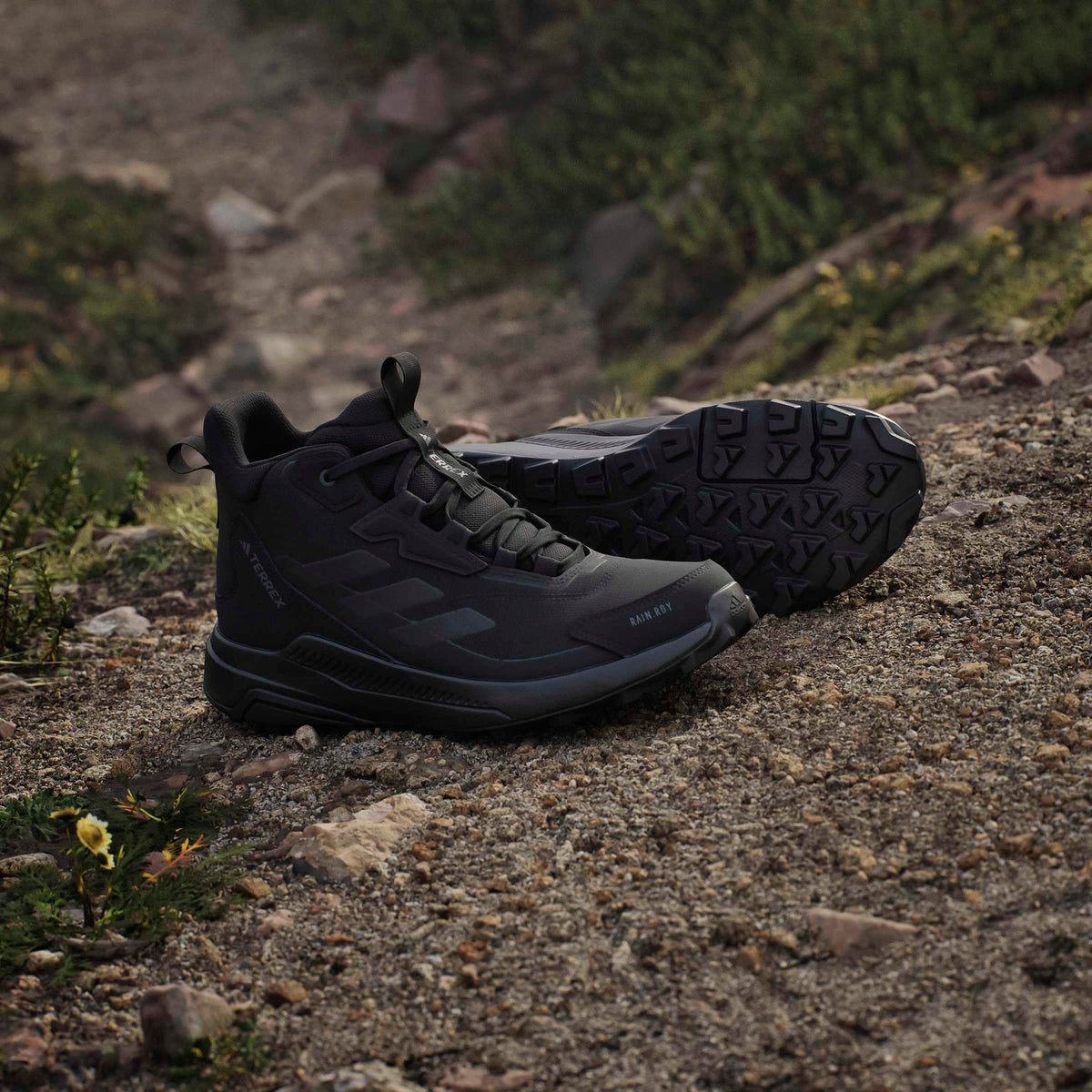 Mid Top Hiking Shoes F7091