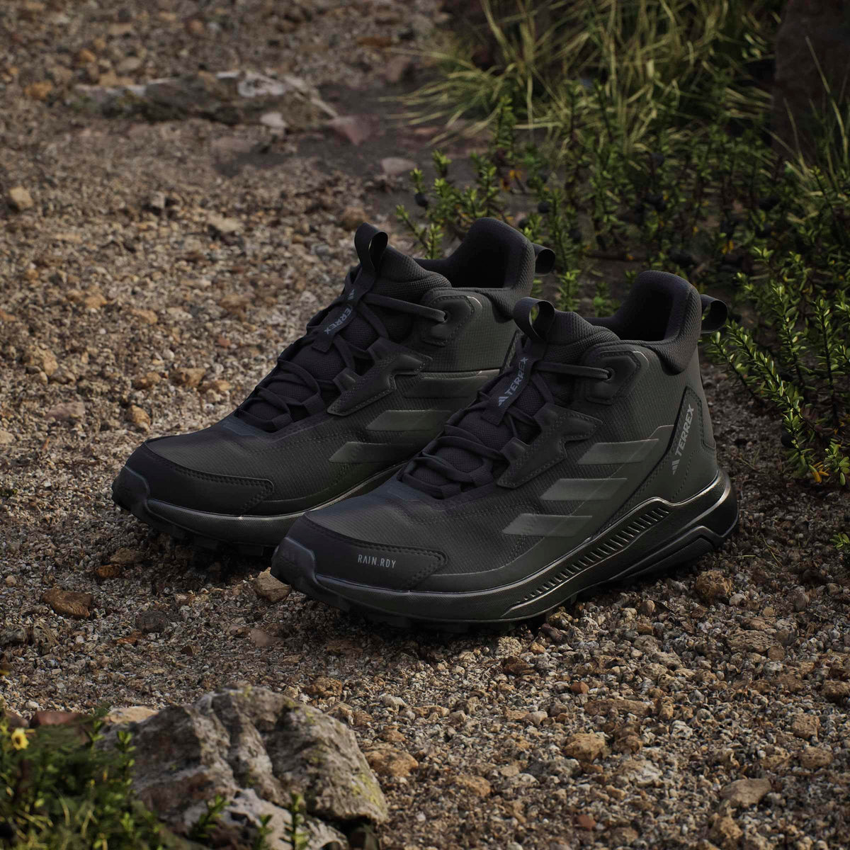 Mid Top Hiking Shoes F7091